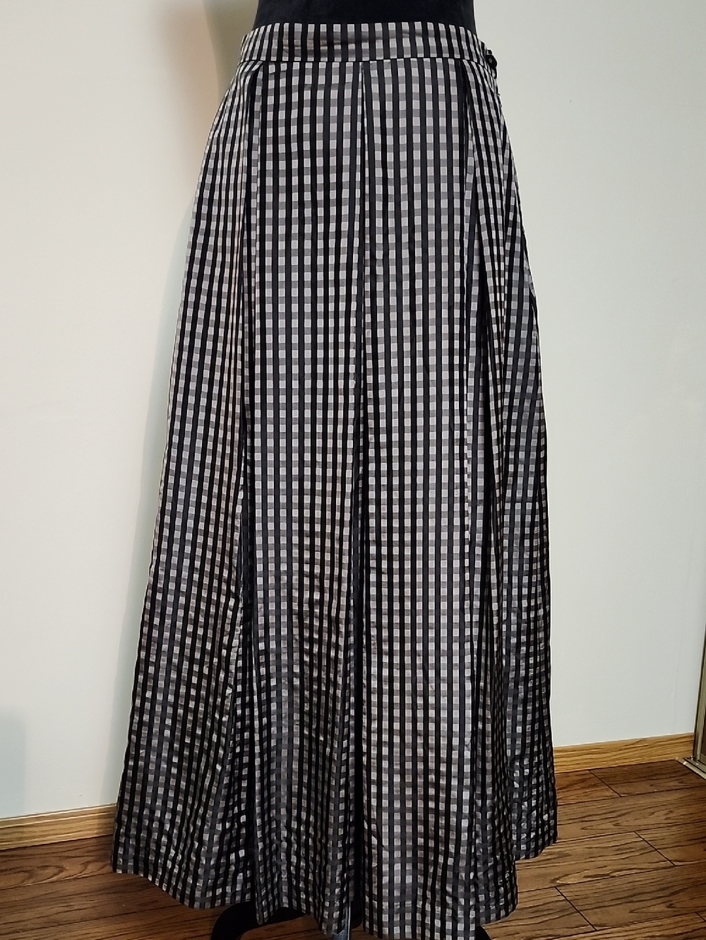 Pleated Maxi Skirt Black Silver Shimmer Size 10 Lined